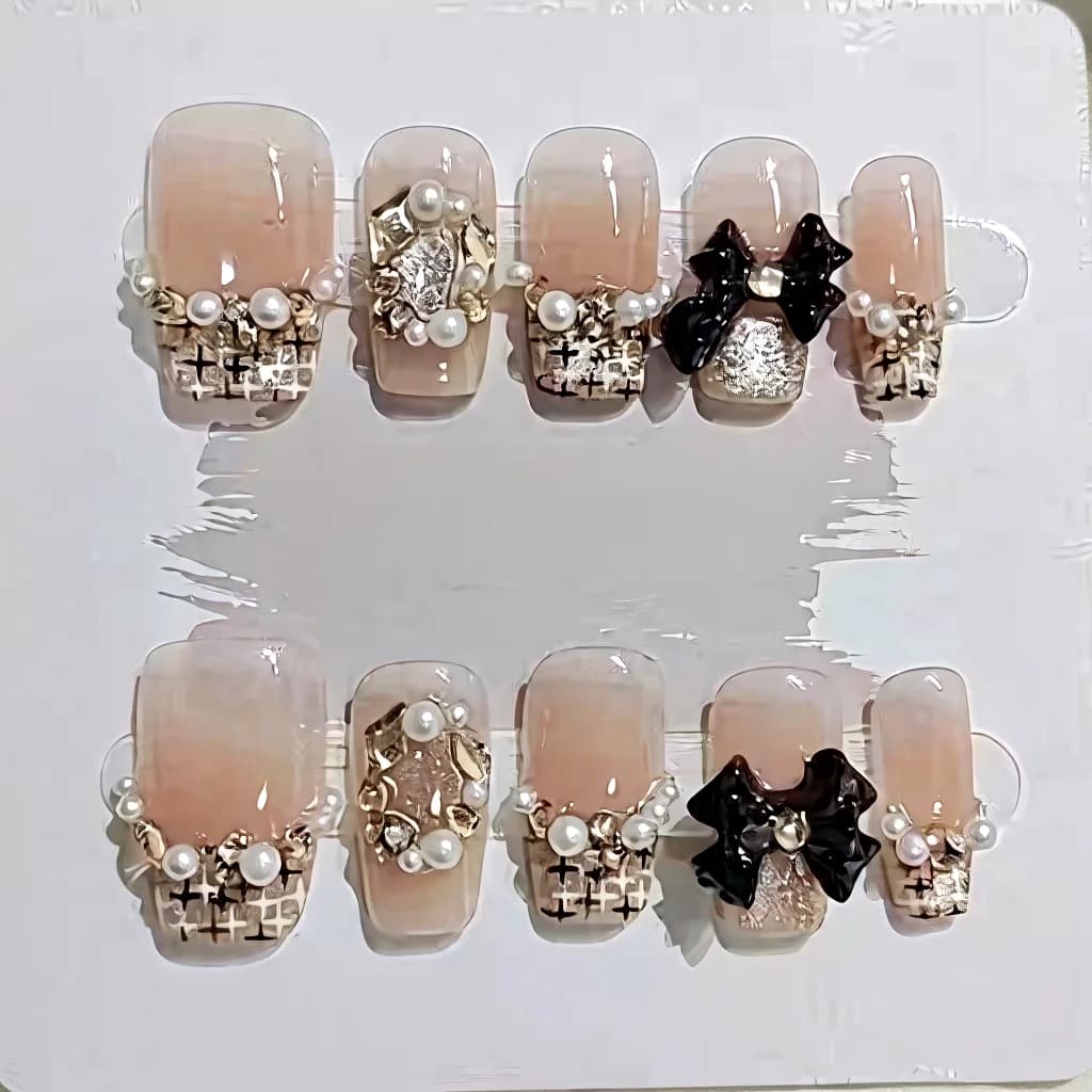 Kuku Palsu Pendek Bentuk Coffin Corak Kotak-kotak Rama-rama Berlian Imitasi Mutiara
