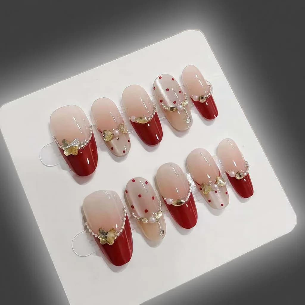 Kuku Palsu Cat Eye Merah dengan Berlian Oval Sederhana