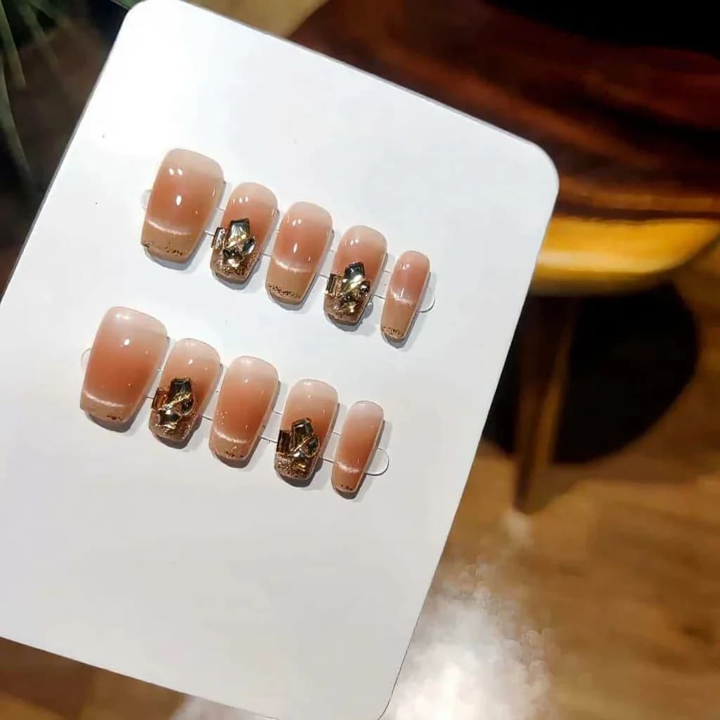 Kuku Palsu Tekan Mata Kucing Blush Berlian Imitasi Pendek Bentuk Keranda 30 Keping