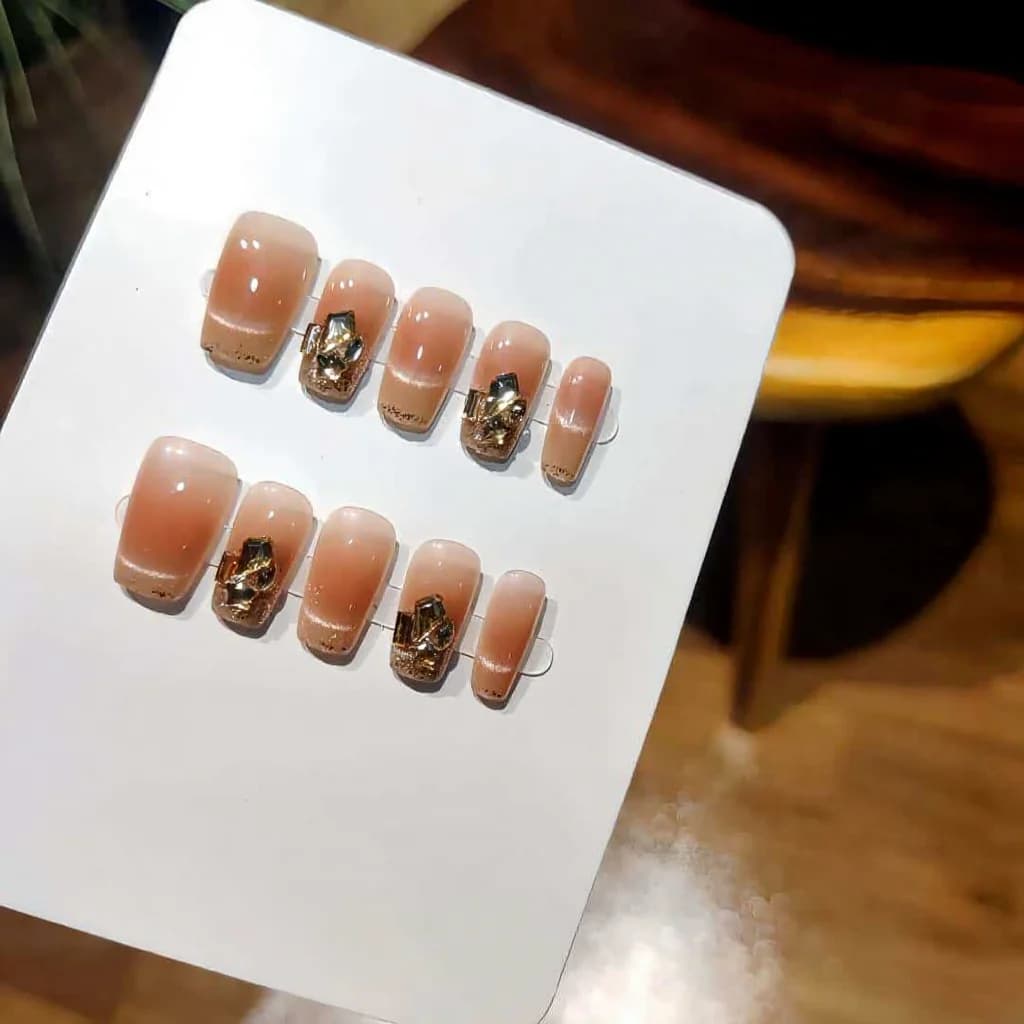 Kuku Palsu Tekan Mata Kucing Blush Berlian Imitasi Pendek Bentuk Keranda 30 Keping