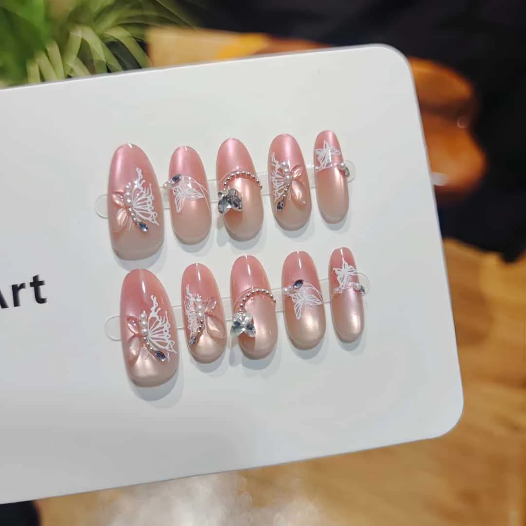 Kuku Palsu Cat Eye Sweet Berry dengan Reben dan Batu Permata