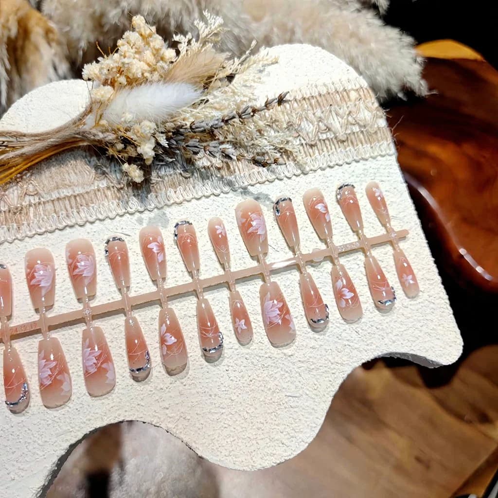 Kuku Palsu Tekan Bunga dengan Batu Permata, Reka Bentuk Blush Bergradasi Panjang