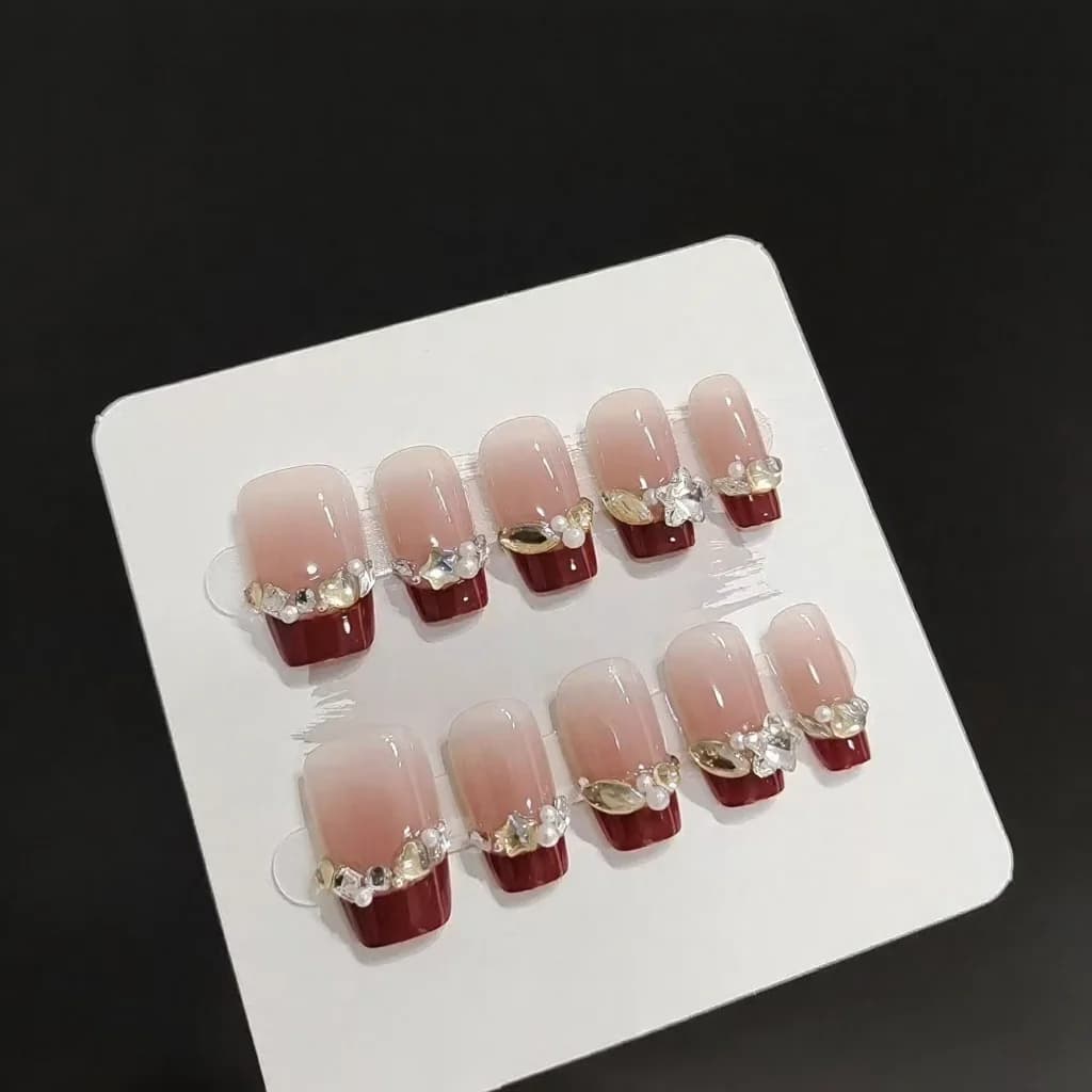 Kuku Palsu Pendek Square French Tip dengan Berlian Imitasi Bintang