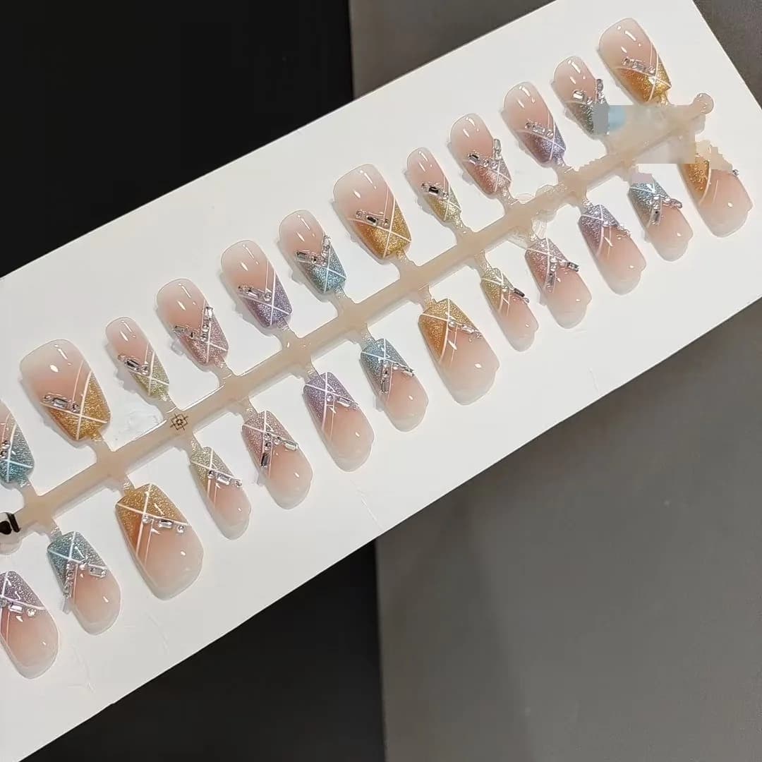 Kuku Palsu Candy Party Pendek Square Rainbow Cat Eye Berlian Imitasi