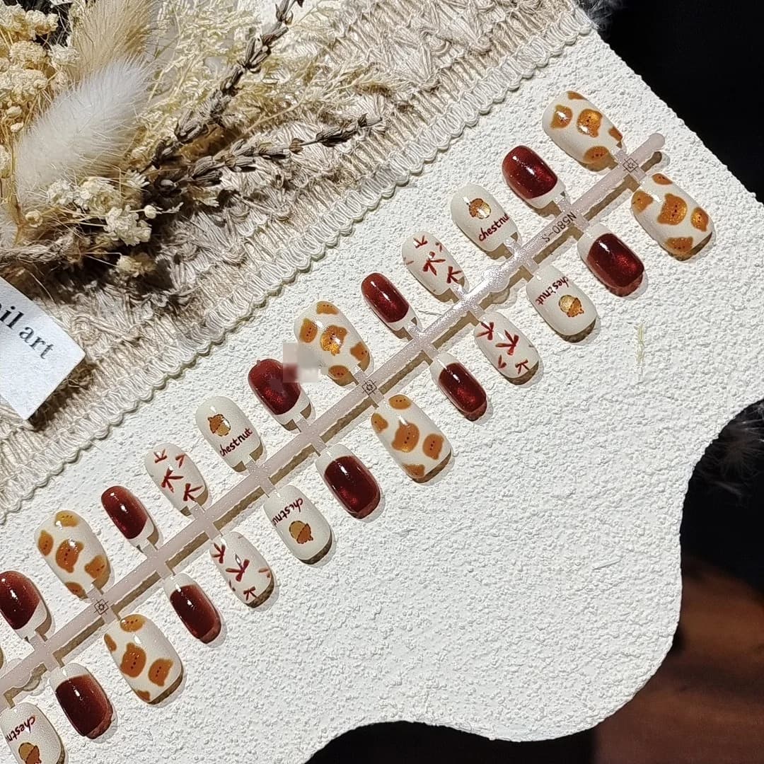 Kuku Palsu Cat Eye Beruang Kastanya Bentuk Ballerina Pendek Glitter