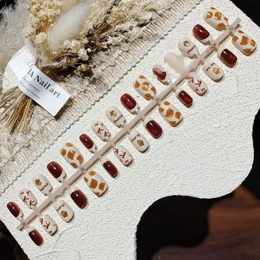 Kuku Palsu Cat Eye Beruang Kastanya Bentuk Ballerina Pendek Glitter