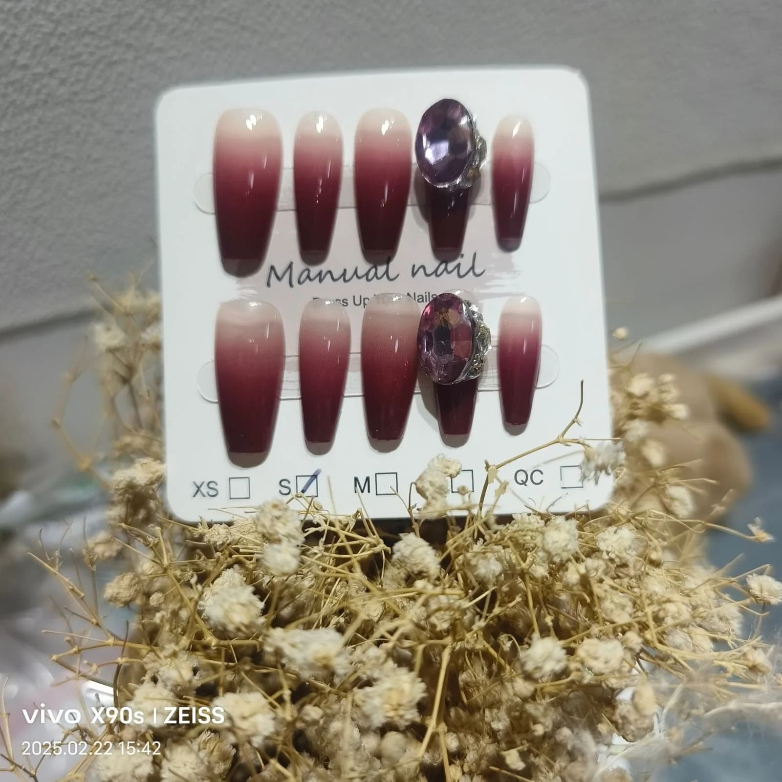 Kuku Palsu Tekan Cinnabar Merah Ombre Gradient Bentuk Keranda Sederhana