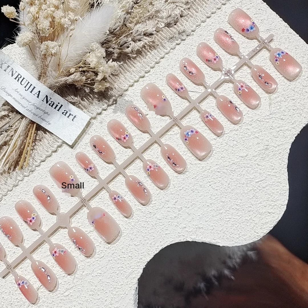 Kuku Tekan Mata Kucing Bunga Sakura dengan Berlian Imitasi