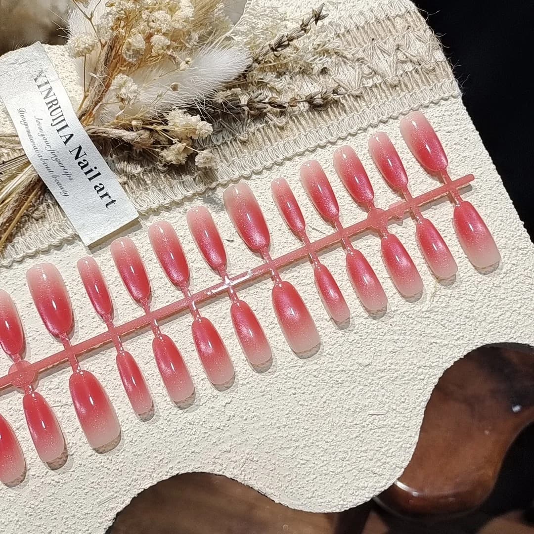 Kuku Palsu Mata Kucing Pendek Sederhana Oval Glitter Merah