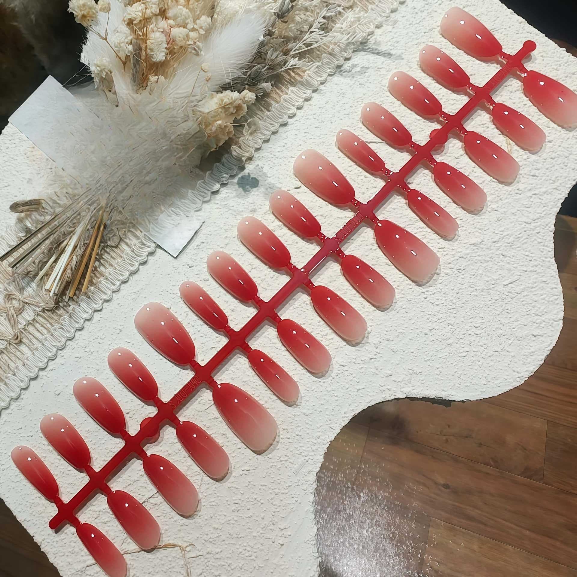Kuku Palsu Bujur Ombak Merah, Set 30 Keping