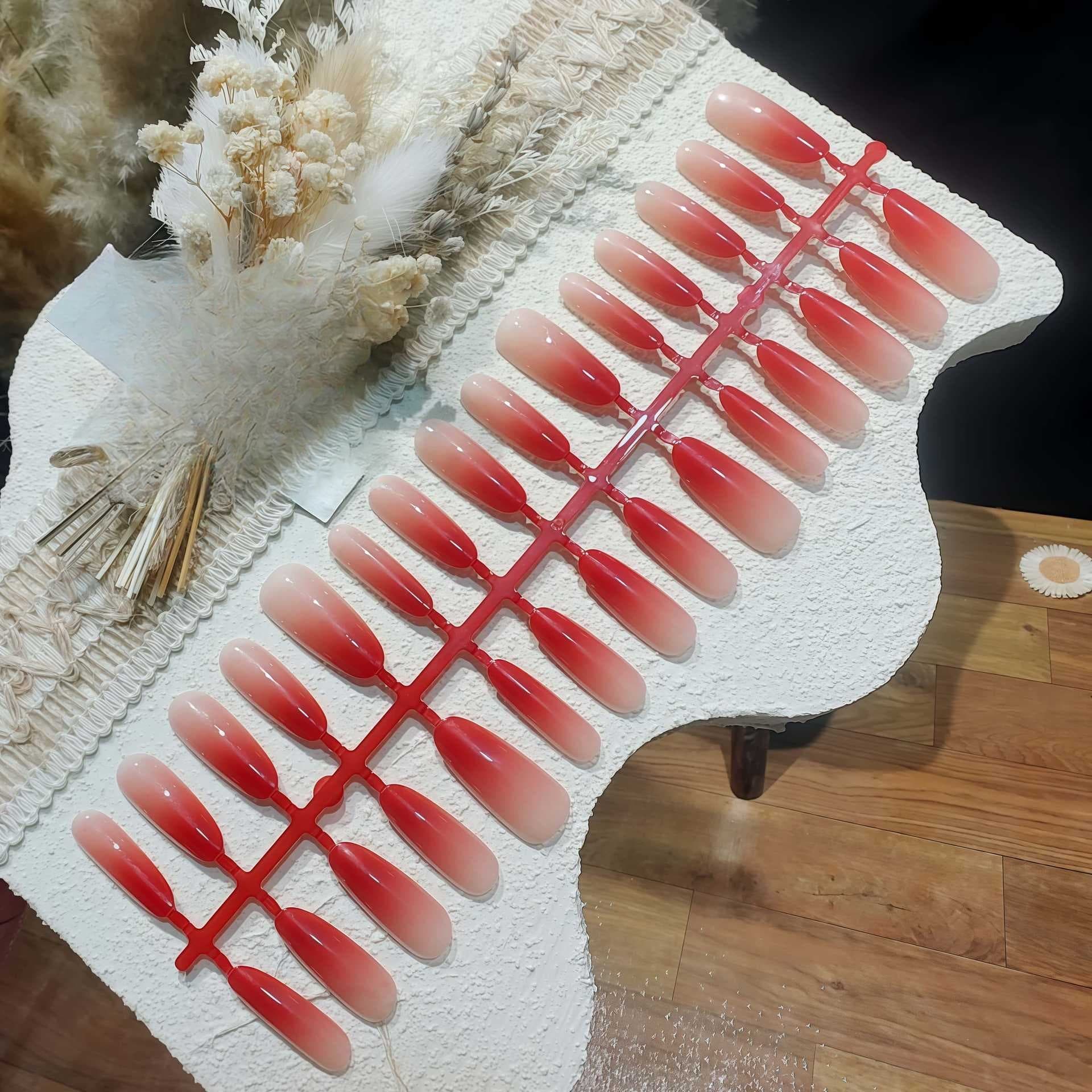 Kuku Palsu Bujur Ombak Merah, Set 30 Keping
